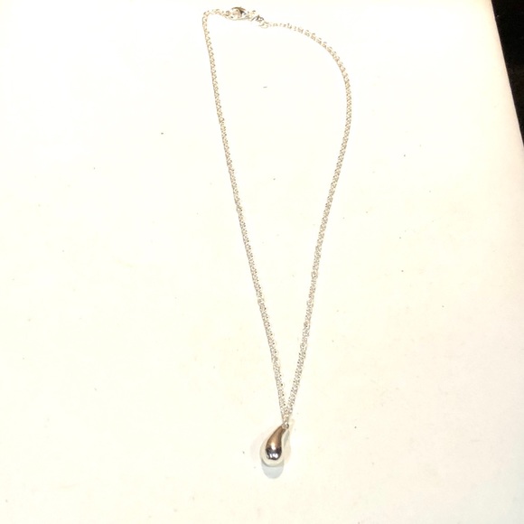 925 Silver Teardrop Pendant Necklace - Picture 3 of 4